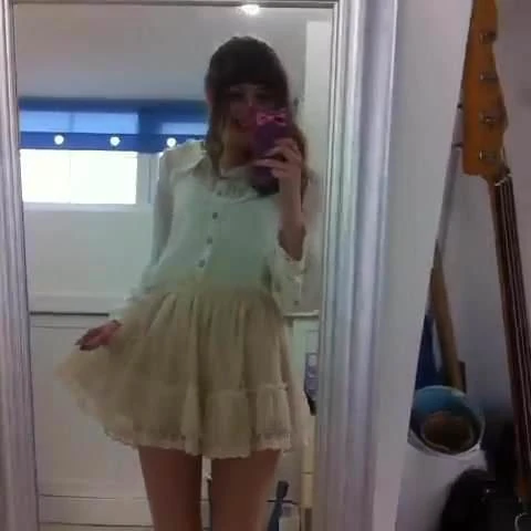 Extremely Short Beckii Cruel Clip