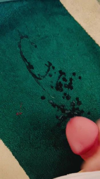 大量の精液を撫でて噴霧する