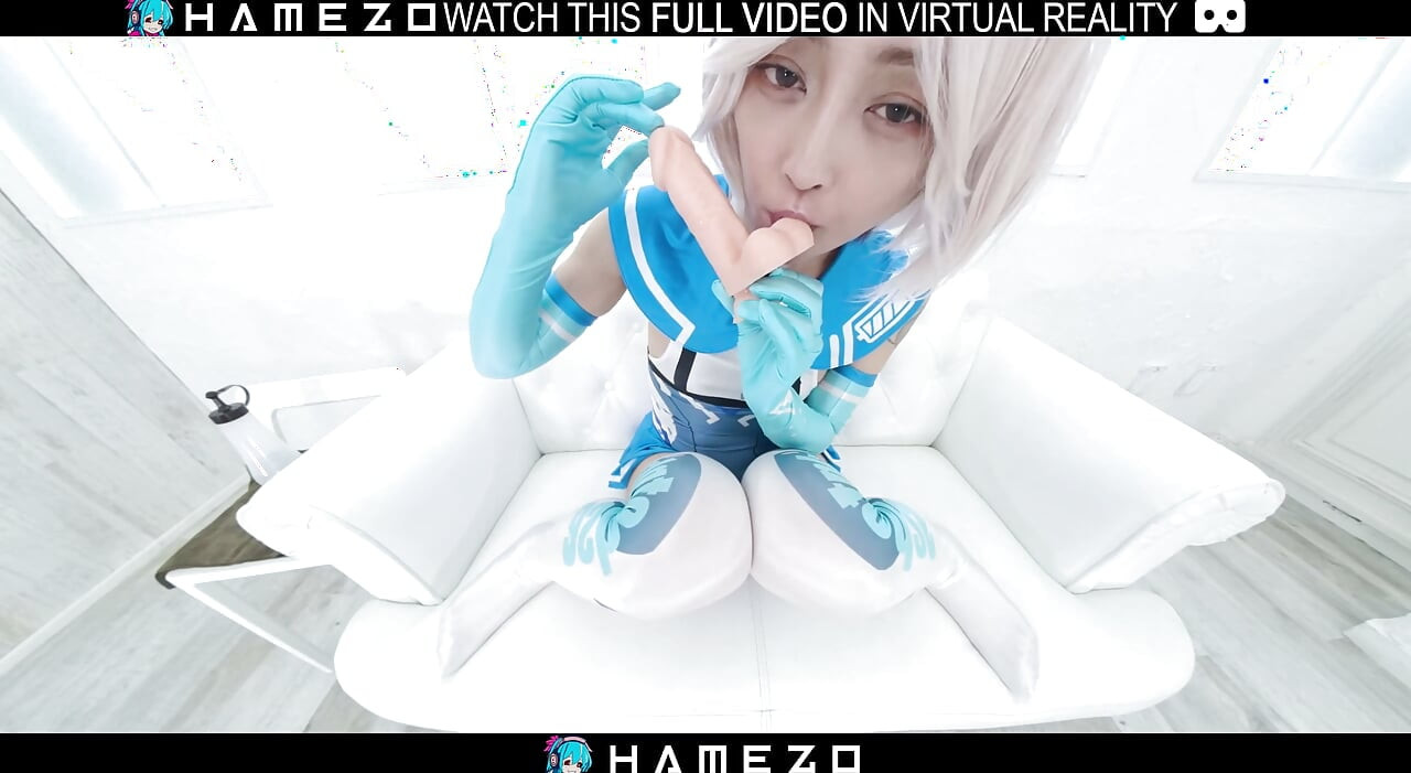 Stunning Japanese babe Sora Suda is moaning while cumming,in VR.