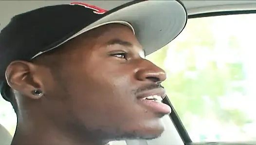 Очаровательная мокрая розовая щель шлюхи-пумы пульсирует широко открытым для накачки толстого шеста