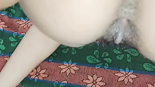 I seduced my stepsister by giving her chocolate, then I fucked her and ejaculated inside her.