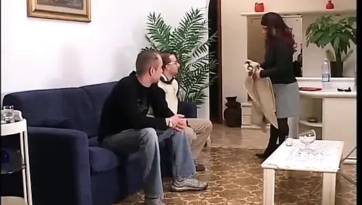 Уродливая девушка обожает киску