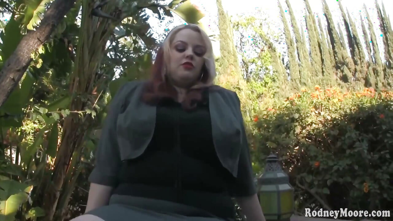 PAWG Hottie Foot Fetish Huge Tits Devilyn Redd