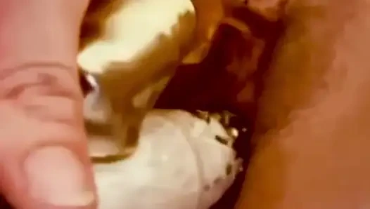 MILF hämmert ihre muschi