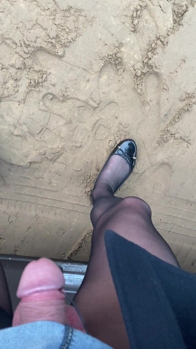 Sissy with flats cum with estim