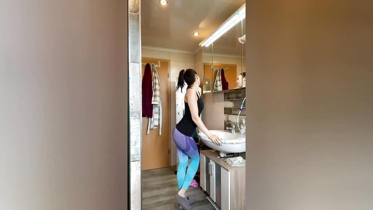 Agora está ficando molhado! Venha tomar um banho comigo