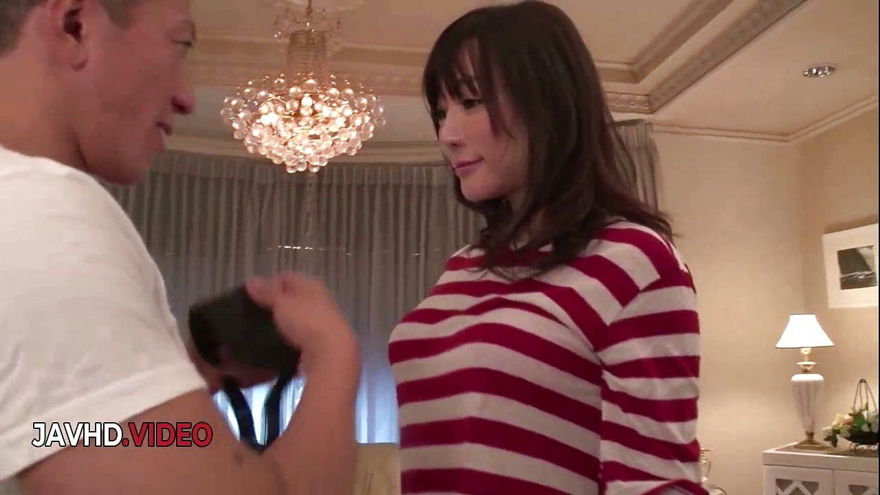 Kotone Kurokis intensiva onani -äventyr i het japansk sexsession