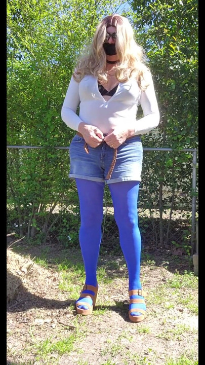 Cd outdoors pantyhose playing with myself masturbating and cum. | Clip 1
