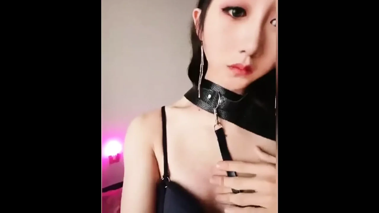 She is an asian katoey cocksucker and fucking a fat dude