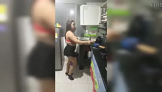 Si cewek rambut cokelat dengan toket kendor 18 tahun asal new york amerika serikat dientot kontol besar abang tirinya