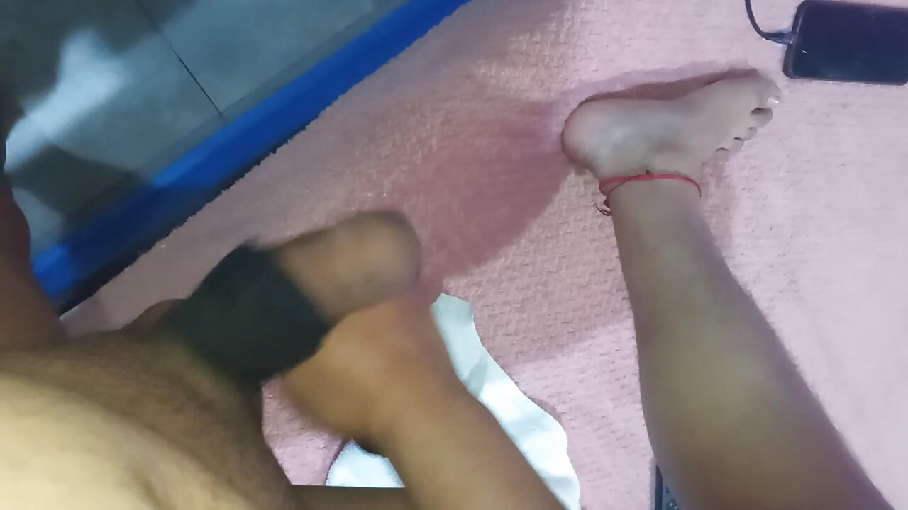 I play with my dick and a sock to masturbate.