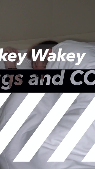 Wakey Wakey Eggs e Pau