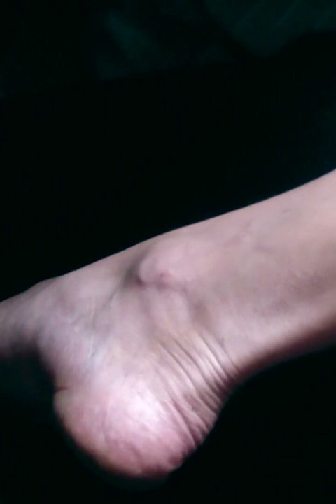 Crazy Driving in Flat Sandals and Barefoot