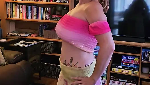 ONLYFAN LEAK Mature Mommy Dances for You