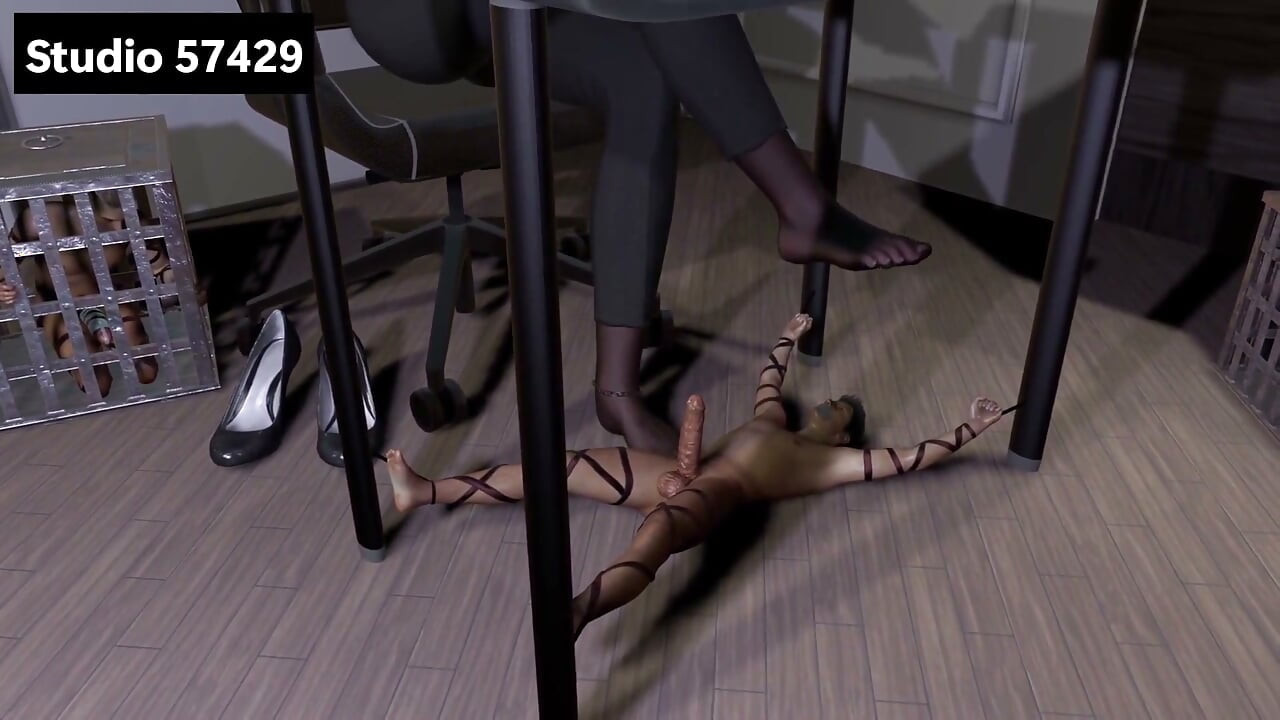 Di bawah kaki nilon sekretaris raksasa