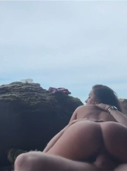 I Meet a Nymphomaniac on the Beach and She Makes Me Cum Twice