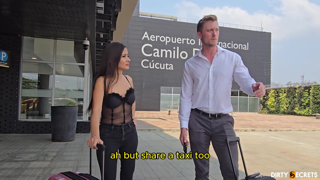 我在机场遇到一个陌生人，最后我们做爱了