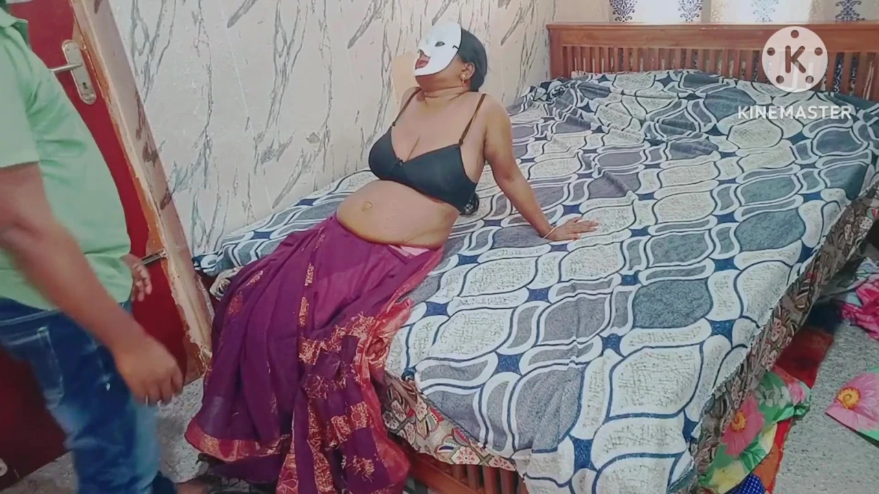 Beni sikebilir ve hamile bırakabilirsiniz - Tamil azgın üvey kız kardeş yüksek sesle inleyerek sikiliyor