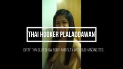 Tailandesa puta plaladdawan juega con viejas tetas caídas