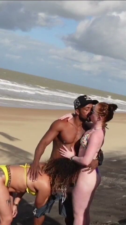 BEAUTIFUL GIRLS ON THE BEACH ASK FOR INFORMATION AND HE WILL HELP ME WITH SEX | Clip 1