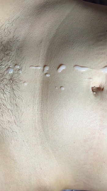 털이 무성한 보지에 문지르는 것을 깨웠고, 대박 사정으로 클로즈업 | 흑인 대물 자지와 섹스하는 흑인 대물