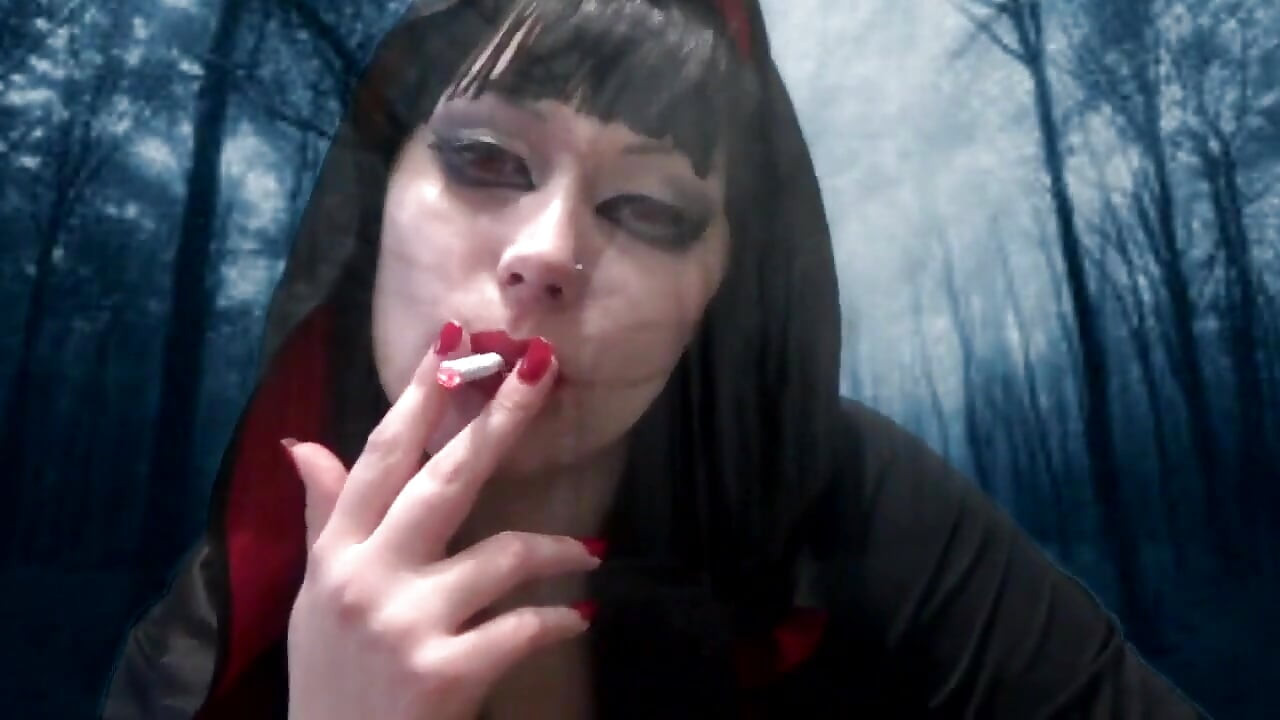 Vampire Mistress will byte you and transform you to her slave