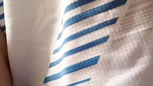 Elimde bir yarak olmasına bayılıyorum