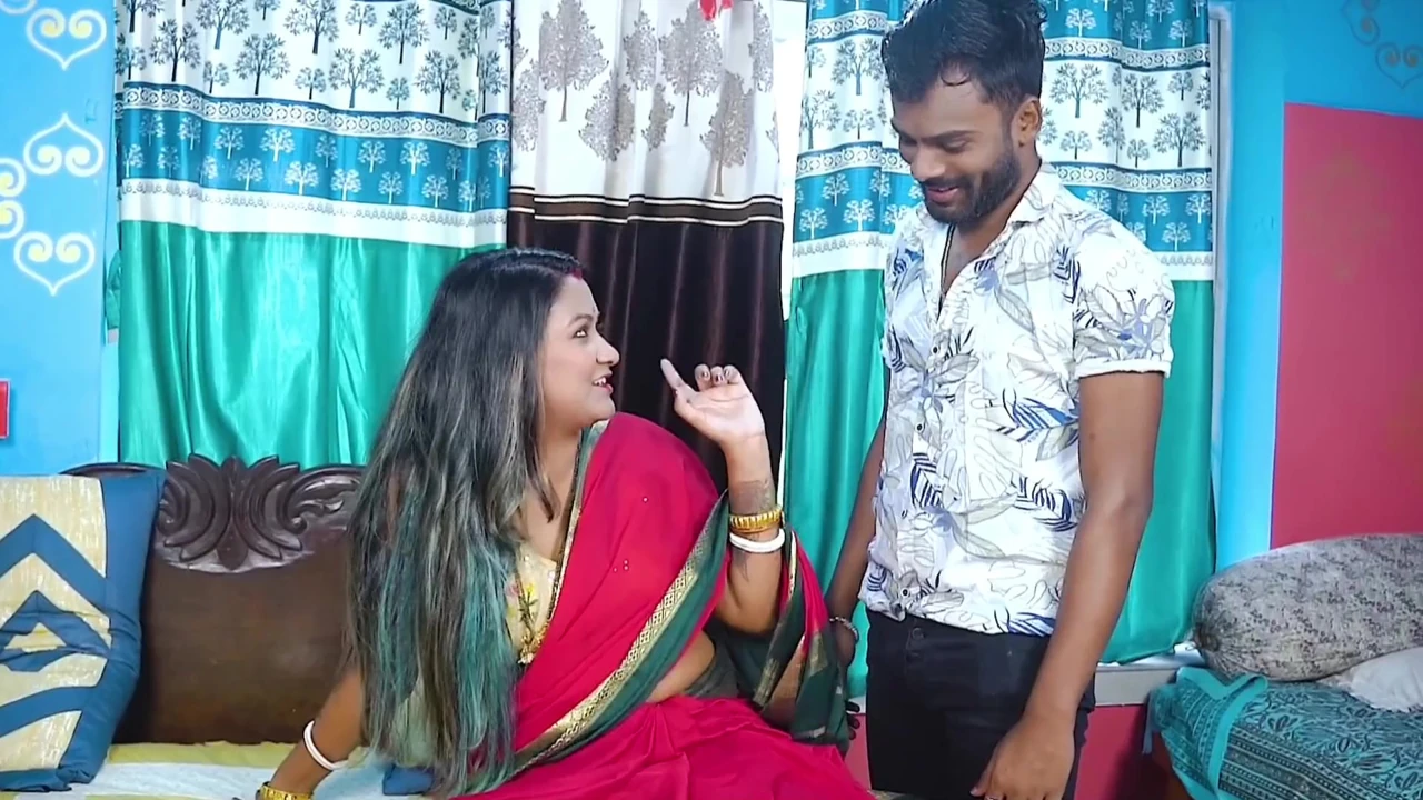 Pados ki bhabhi ko paise ka lalach deke chod diya