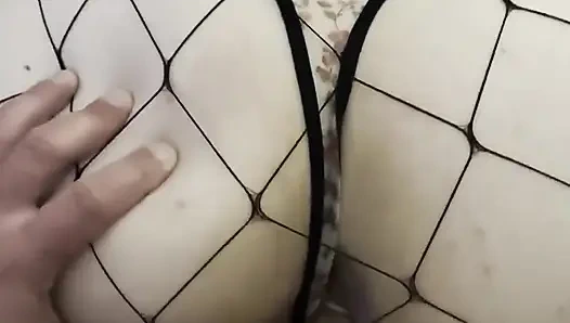 Ibu tiri dengan pantat montok brasil dientot habis-habisan