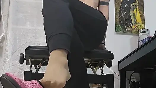 Slippers Shoeplay and Dangling Hot Seduction