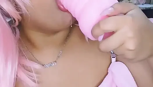İri güzel kadın canavar dildo fışkırtıyor