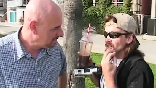 Verführerisches fußfetischspiel mit blonden und brünetten schätzchen