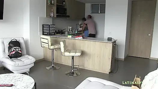 Hizmetçim en lezzetli vücuda sahip bölüm 1