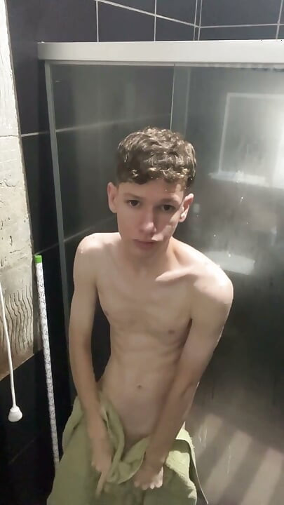 Skinny Twink Taking a Shower and Showing His Full Naked Body
