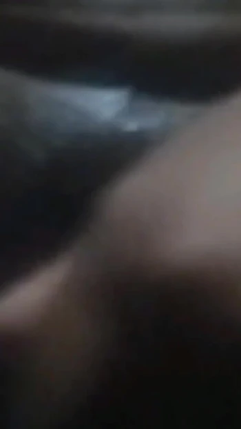 Jadi aku masukin timun ke dalam memekku, masukin memekku ke dalam memekku dan melepasnya sendirian setiap malam"