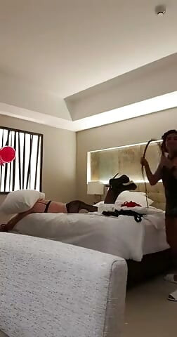 本物の女王様プレイ ミストレス・ドミナファイア パート1