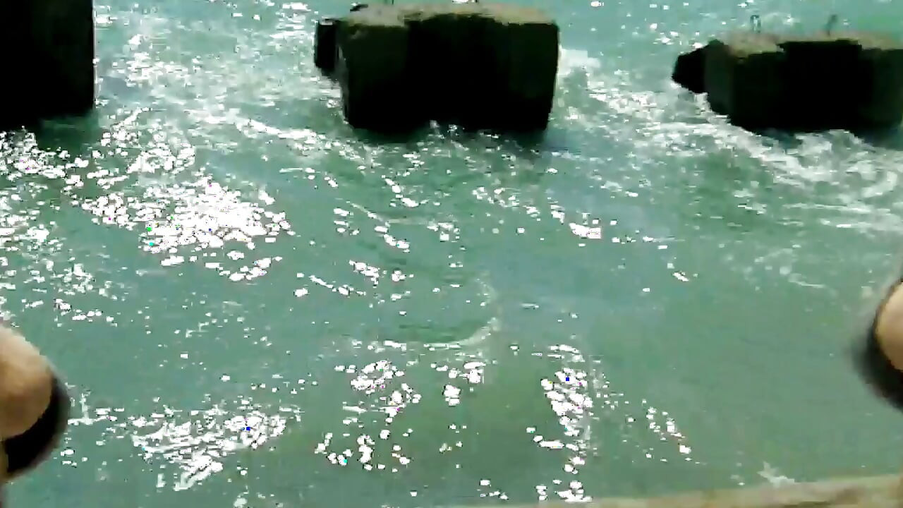 My teen stepdaughter gave me a delicious blowjob while we were walking by the sea