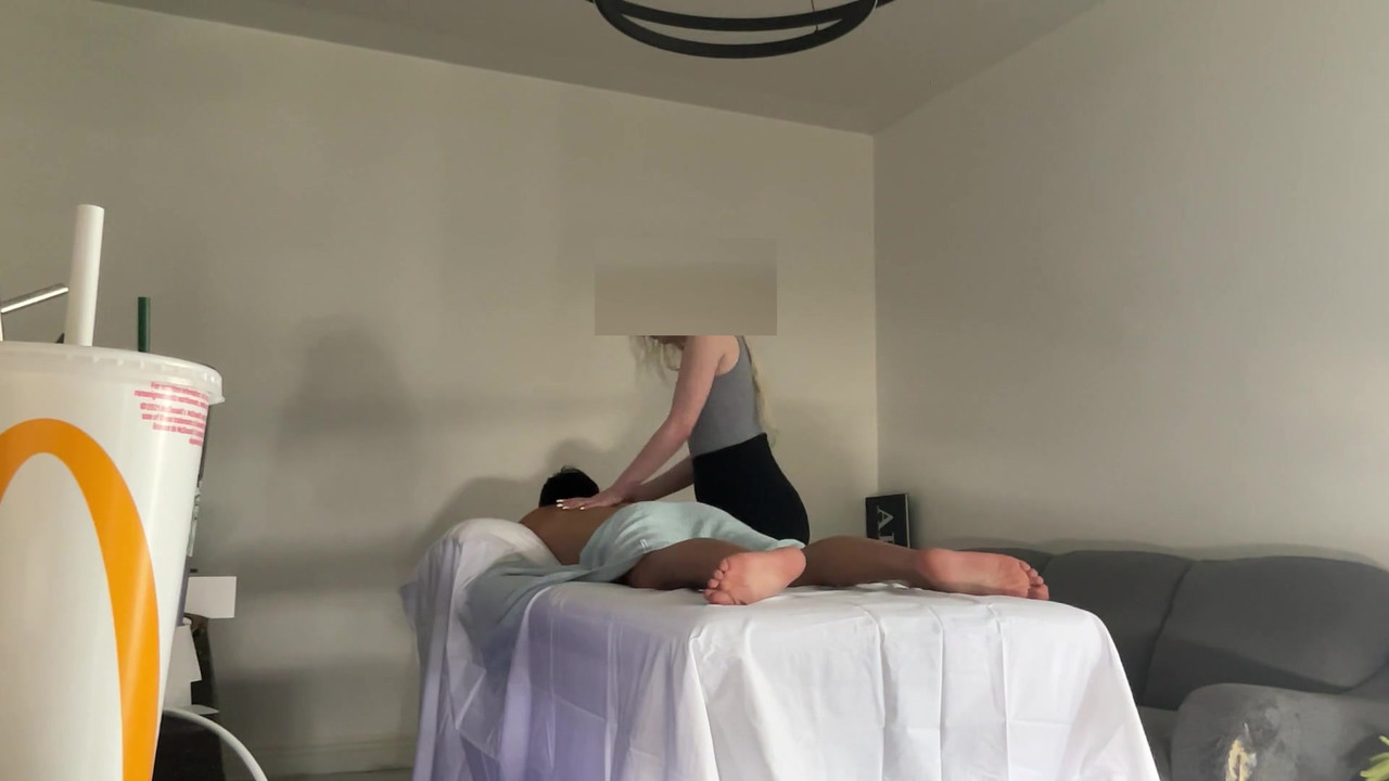 合法的芬兰 RMT 屈服于亚洲怪物鸡巴第二次约会