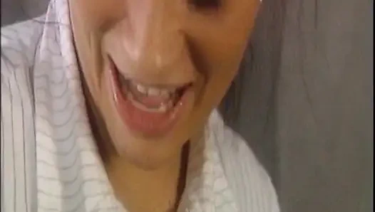 Cewek hot rambut pirang dengan toket besar dientot habis-habisan sama kontol besar di pantai