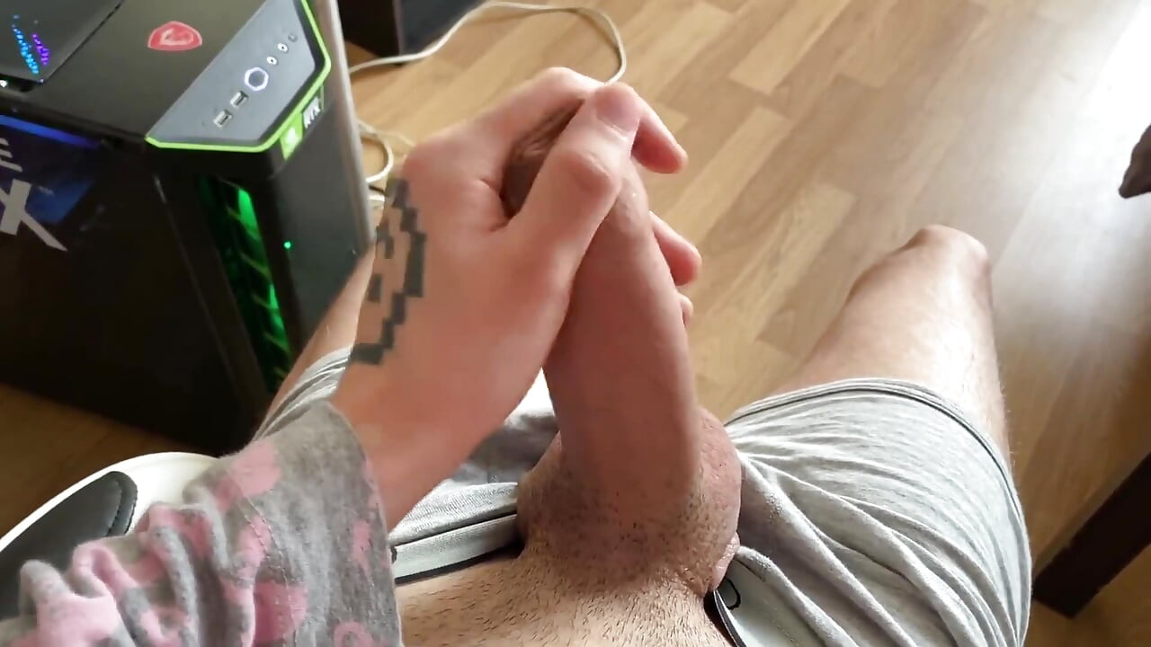 Jerking off an Unshaven Dick