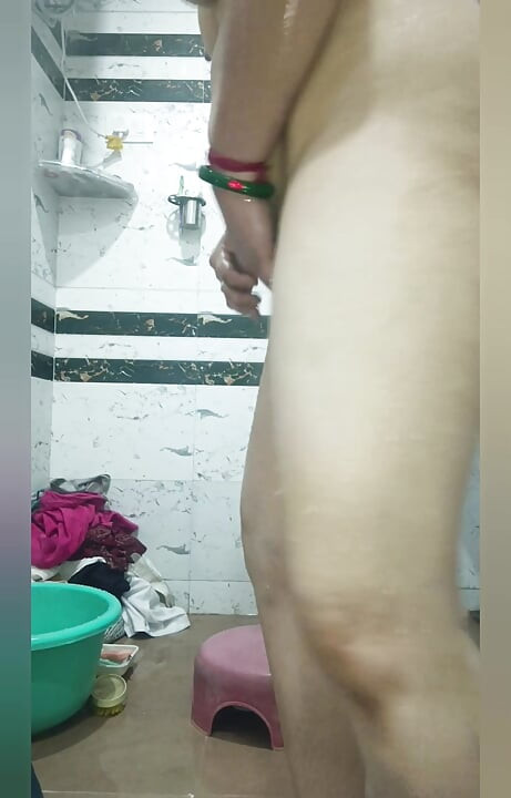 Priya Bhabi Nice Ass Show