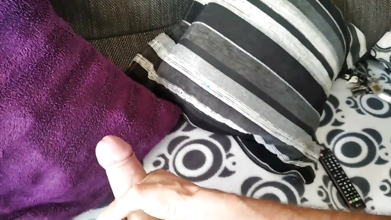 kaamuk larka baar se aaya aur kalpana ki uske sabse achchhe dost ne uska bara land choosa