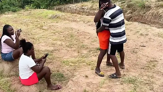 19 YAŞıNDAKI GENÇ NIJERYALı KıZ VE ERKEKLER SIKIŞIYOR