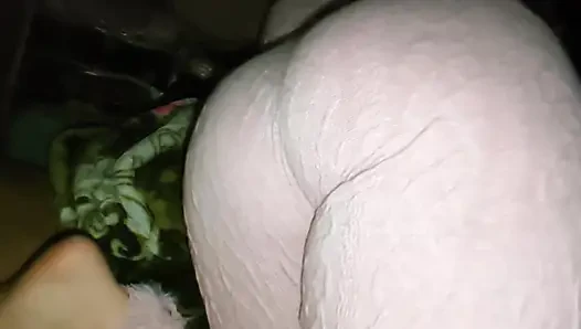 Arap Cezayirli kız anal seks sakso çekiyor büyük Arap Imarati yarağına biniyor