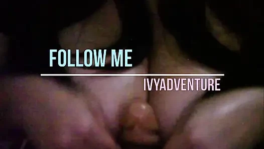 Büyük memeli tombul ateşli evli kadın büyük yaraklı bir dildoyla oynarken hentai izliyor #10