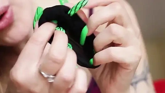 Look my stockings, wanker!