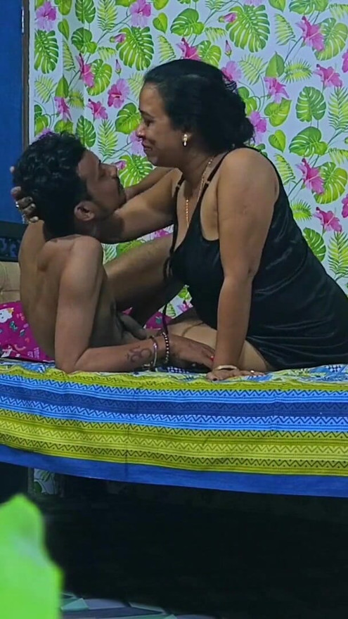 Pas liefde huwelijkspaar Hanimun in Goa hotel en ze werden betrapt op iets verkeerds | Clip 3
