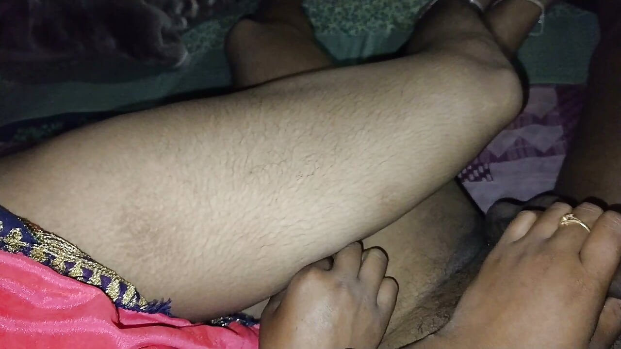 Sister-in-law wanted to have sex, so her brother-in-law's cock started shaking.