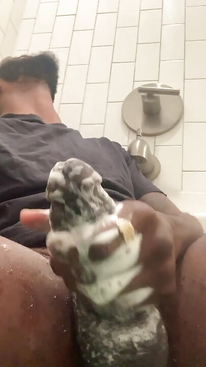 Matt Bishop Soapy Tub Jerk Off Session With Cum Shooting Everywhere!