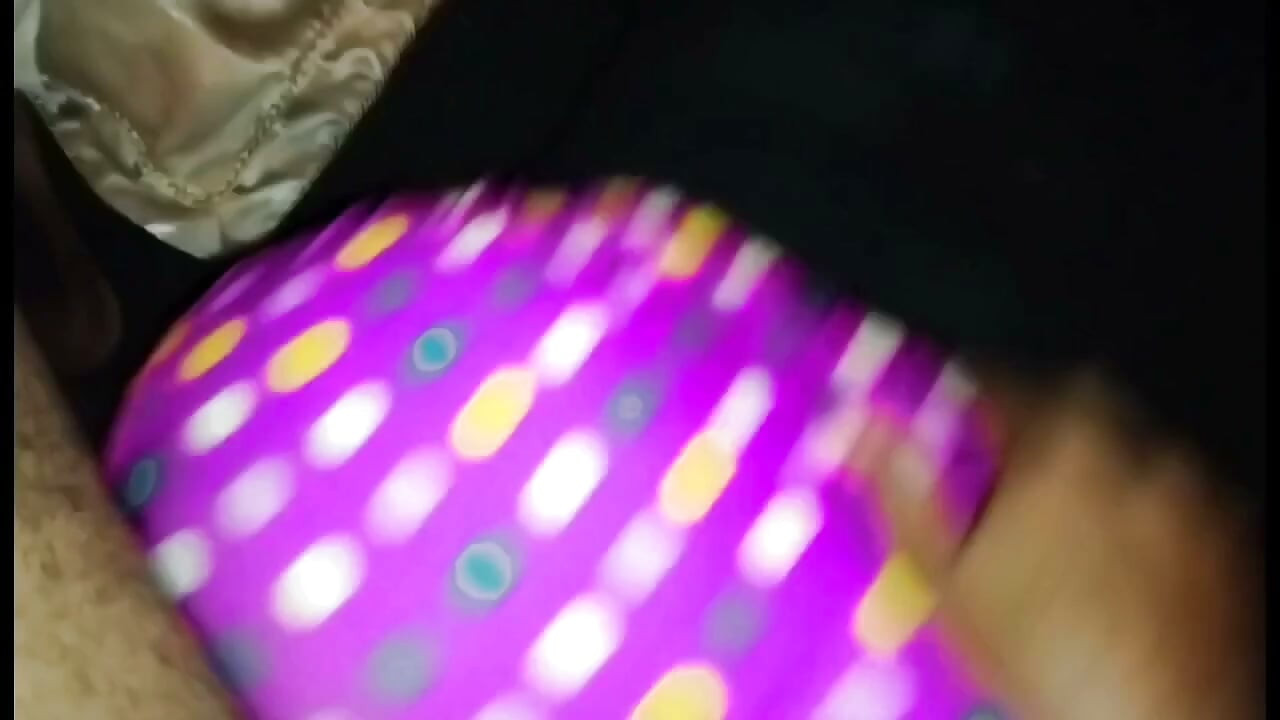 뜨거운 볼륨감 있는 아랍 밀프와의 모로코 섹스